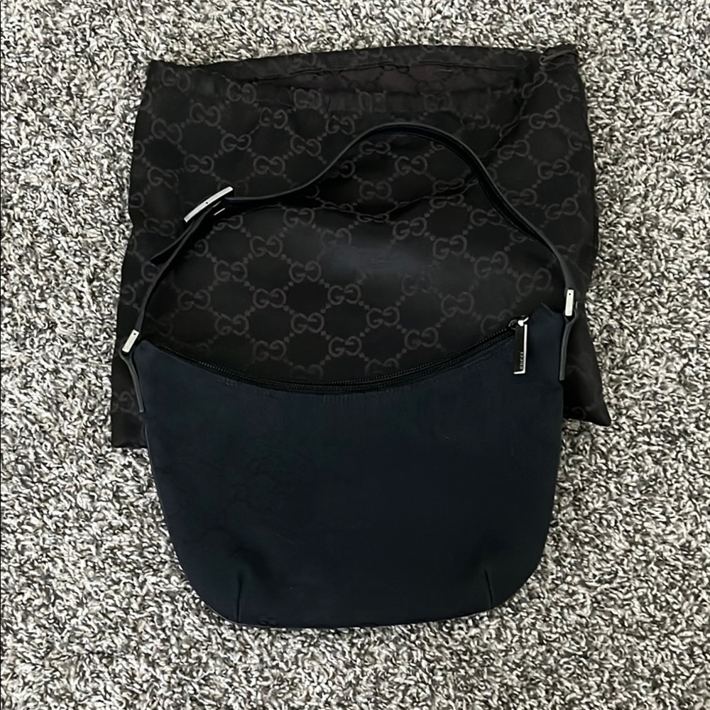Gucci Elegant Black small Shoulder Bag